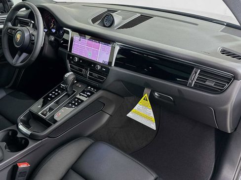 New 2026 Porsche Macan image 30