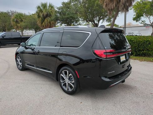 New 2026 Chrysler Pacifica Pinnacle w/ Trailer Tow Group image 7