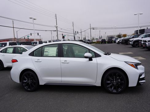 New 2026 Toyota Corolla SE image 4