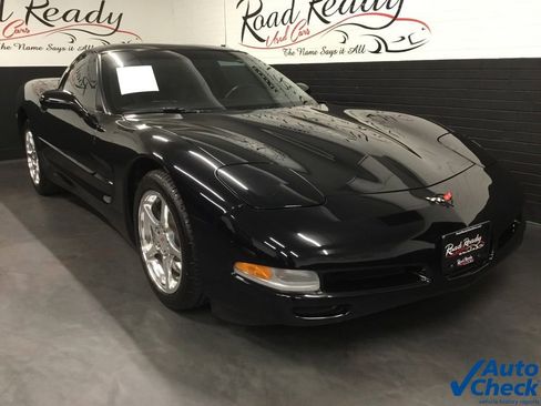 Used 2002 Chevrolet Corvette Coupe w/ Preferred Equipment Group2 image 3