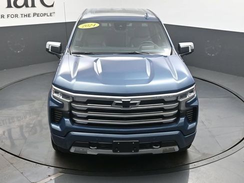 Used 2024 Chevrolet Silverado 1500 High Country w/ High Country Premium Package AWD/4WD image 45