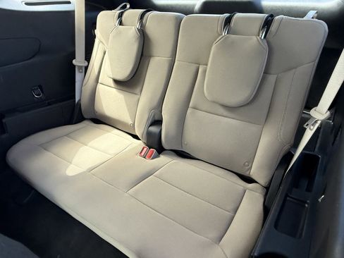 Used 2022 Ford Explorer XLT image 26