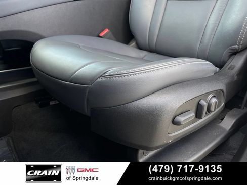 Used 2024 Buick Enclave Essence FWD image 23