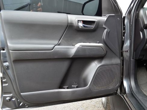 Used 2023 Toyota Tacoma TRD Sport image 23