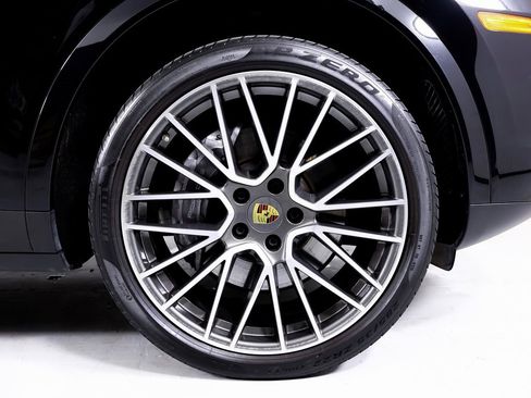 Certified 2023 Porsche Cayenne Coupe image 22