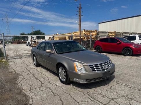 Used 2006 Cadillac DTS FWD image 4