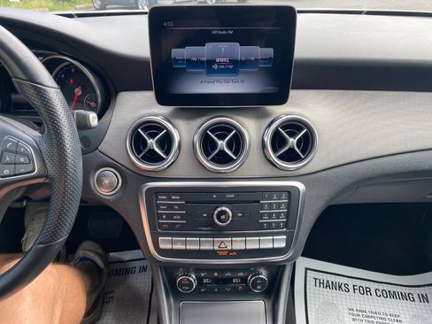 Used 2020 Mercedes-Benz GLA 250 4MATIC image 15