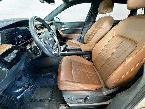 Used 2021 Audi e-tron Premium w/ Convenience Plus Package image 19