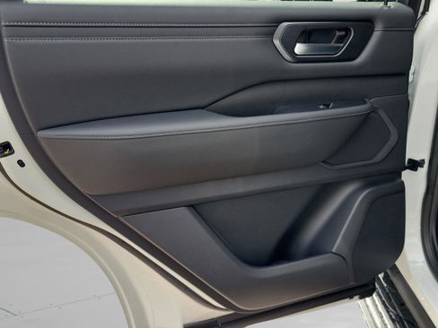 New 2026 Nissan Armada SV image 11