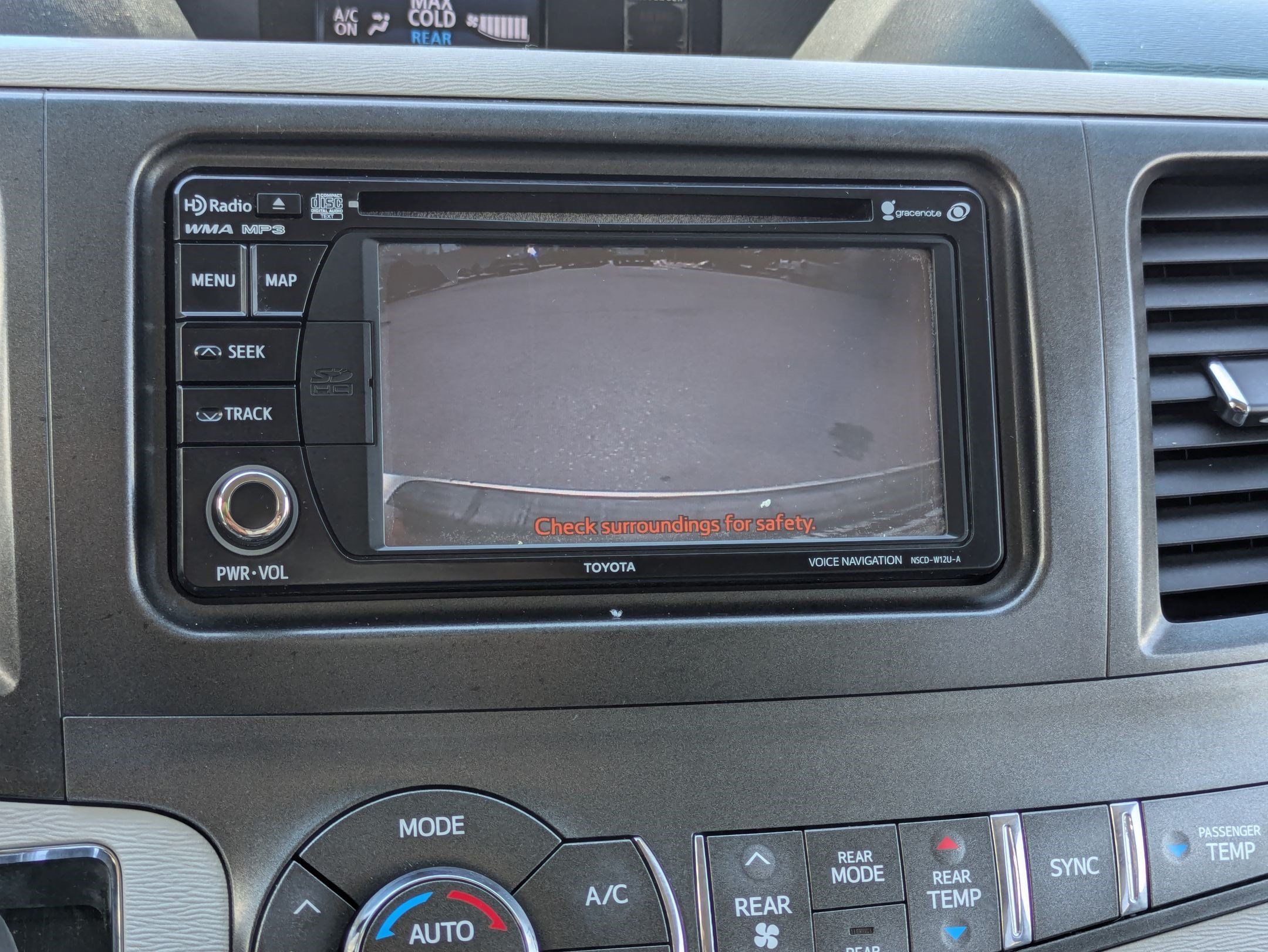 Used 2012 Toyota Sienna XLE w/ Entertainment Pkg FWD image 24