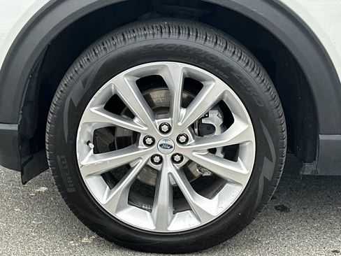 Certified 2023 Ford Explorer Platinum w/ Technology Package AWD/4WD image 28
