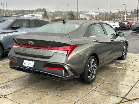 Certified 2025 Hyundai Elantra SEL image 5