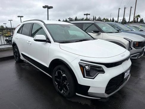 Used 2023 Kia Niro Wind w/ Wind Preserve Package FWD image 5
