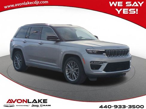 New 2025 Jeep Grand Cherokee Summit image 8