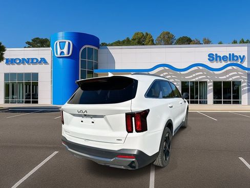 Used 2025 Kia Sorento EX image 8