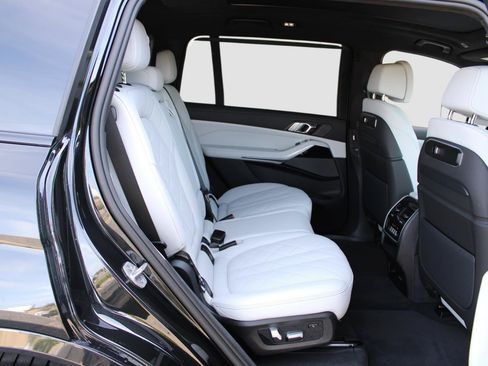 Used 2025 BMW X7 xDrive40i w/ M Sport Package AWD/4WD image 46