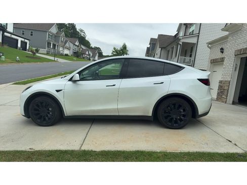 Used 2023 Tesla Model Y Long Range AWD/4WD image 3