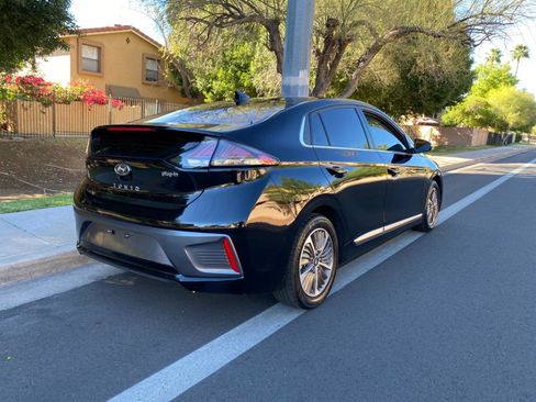 Used 2022 Hyundai Ioniq SEL image 3