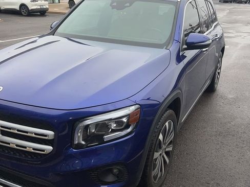 Used 2021 Mercedes-Benz GLB 250 4MATIC image 2