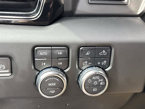 Used 2022 GMC Sierra 1500 AT4 w/ AT4 Preferred Package AWD/4WD image 25