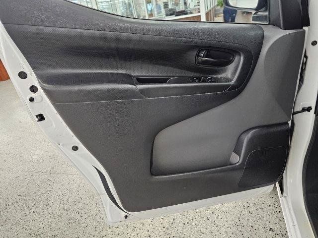 Used 2018 Chevrolet City Express LT FWD image 25