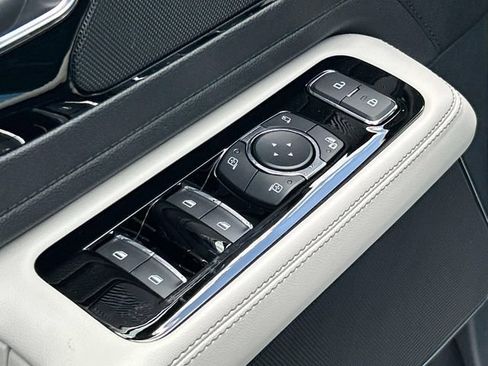 New 2027 Lincoln Aviator AWD image 24