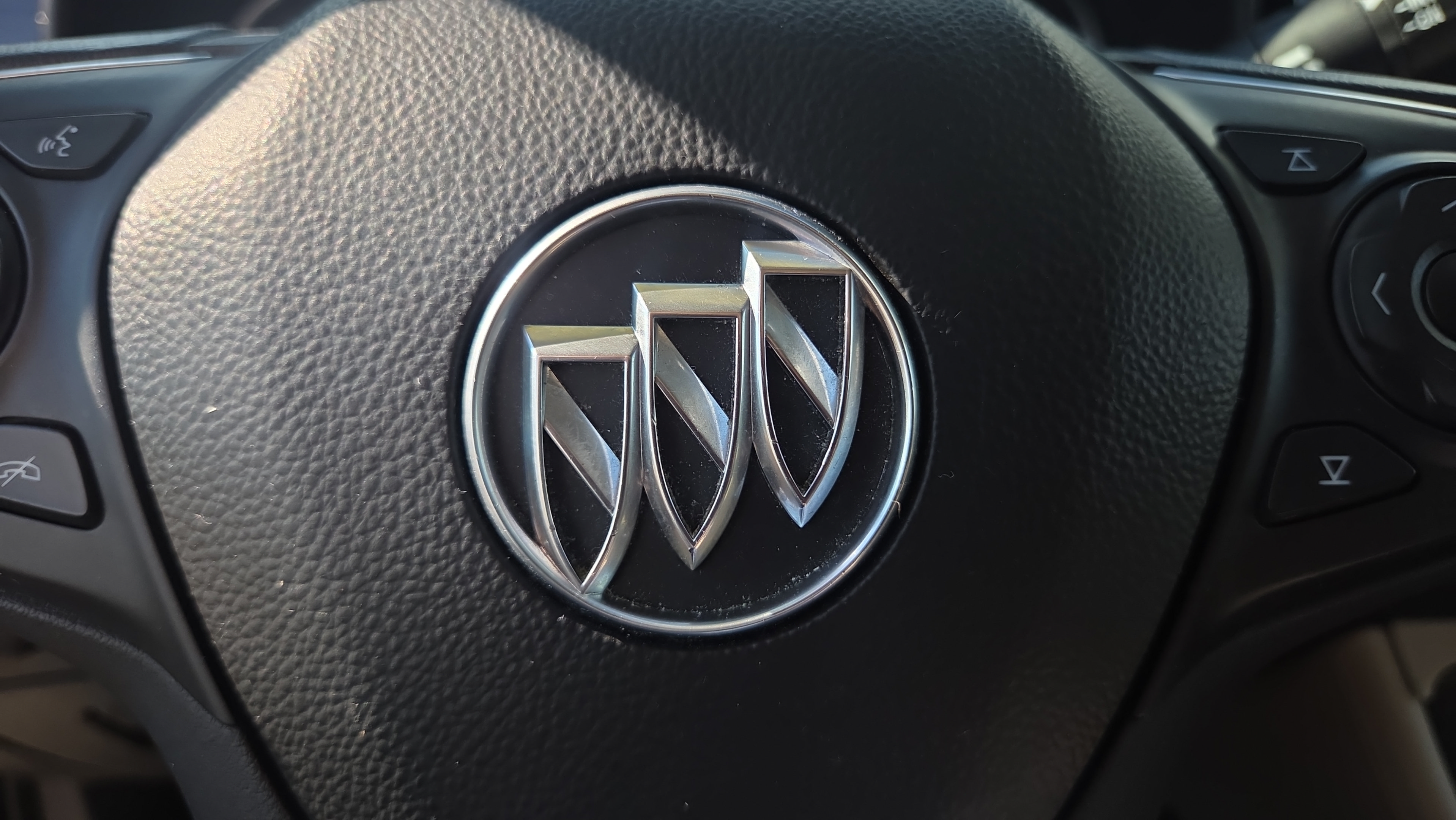 Used 2020 Buick Envision Premium AWD/4WD image 35