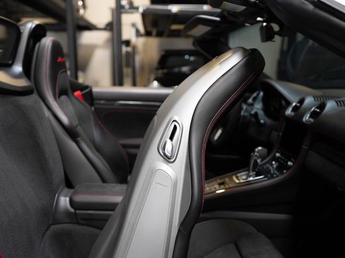 Used 2021 Porsche 718 Boxster Spyder image 83