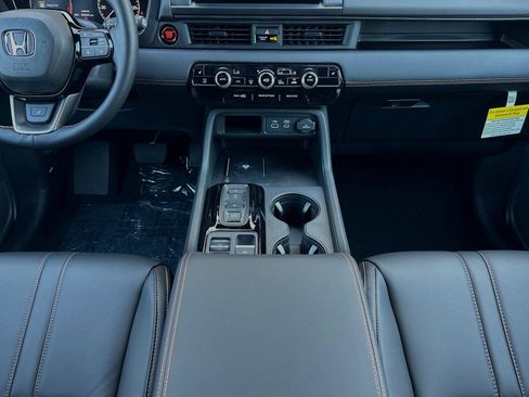 New 2025 Honda Pilot TrailSport image 15