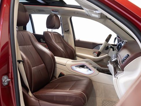 Used 2021 Mercedes-Benz Maybach GLS 600 4MATIC image 33