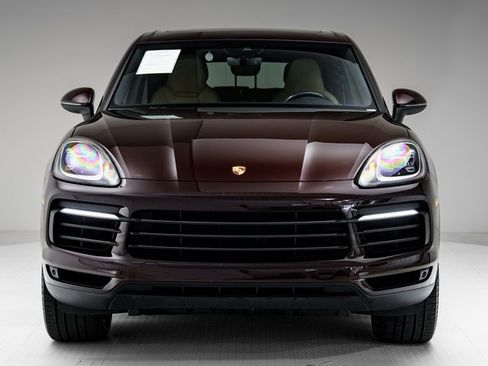 Certified 2023 Porsche Cayenne Platinum Edition image 31