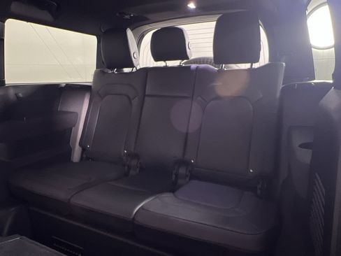 Used 2023 Land Rover Defender 130 X-Dynamic SE AWD/4WD image 23