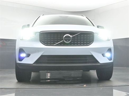Used 2024 Volvo XC40 B5 Ultimate w/ Protection Package Premier image 42