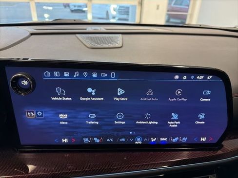 Used 2024 Chevrolet Traverse RS image 27