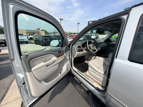 Used 2013 Chevrolet Suburban LTZ AWD/4WD image 10