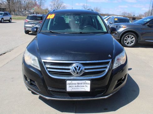 Used 2010 Volkswagen Tiguan SE image 4