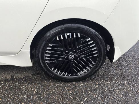 Used 2025 Nissan Leaf SV Plus FWD image 9
