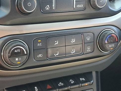 Used 2022 Chevrolet Colorado Z71 AWD/4WD image 14
