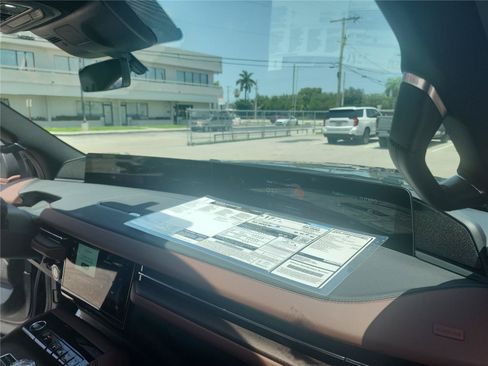 New 2026 Lincoln Navigator Reserve AWD/4WD image 30