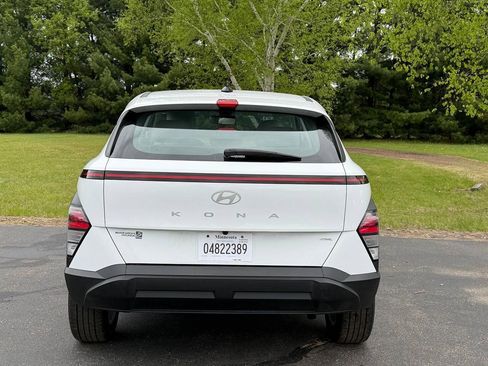 Used 2024 Hyundai Kona SE AWD/4WD image 3