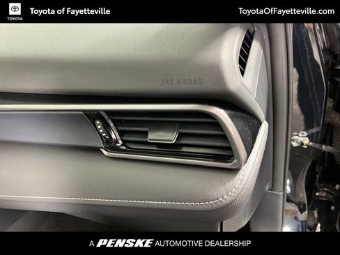 Used 2024 Toyota Camry SE image 17