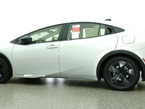 New 2026 Toyota Prius LE FWD image 23