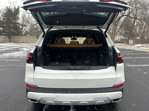 Used 2024 BMW X5 xDrive40i w/ Premium Package image 32