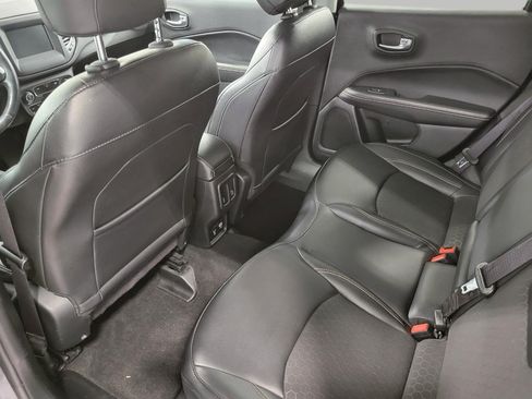 Used 2019 Jeep Compass Latitude w/ Cold Weather Group FWD image 22