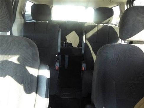 Used 2013 Dodge Grand Caravan SXT FWD image 13