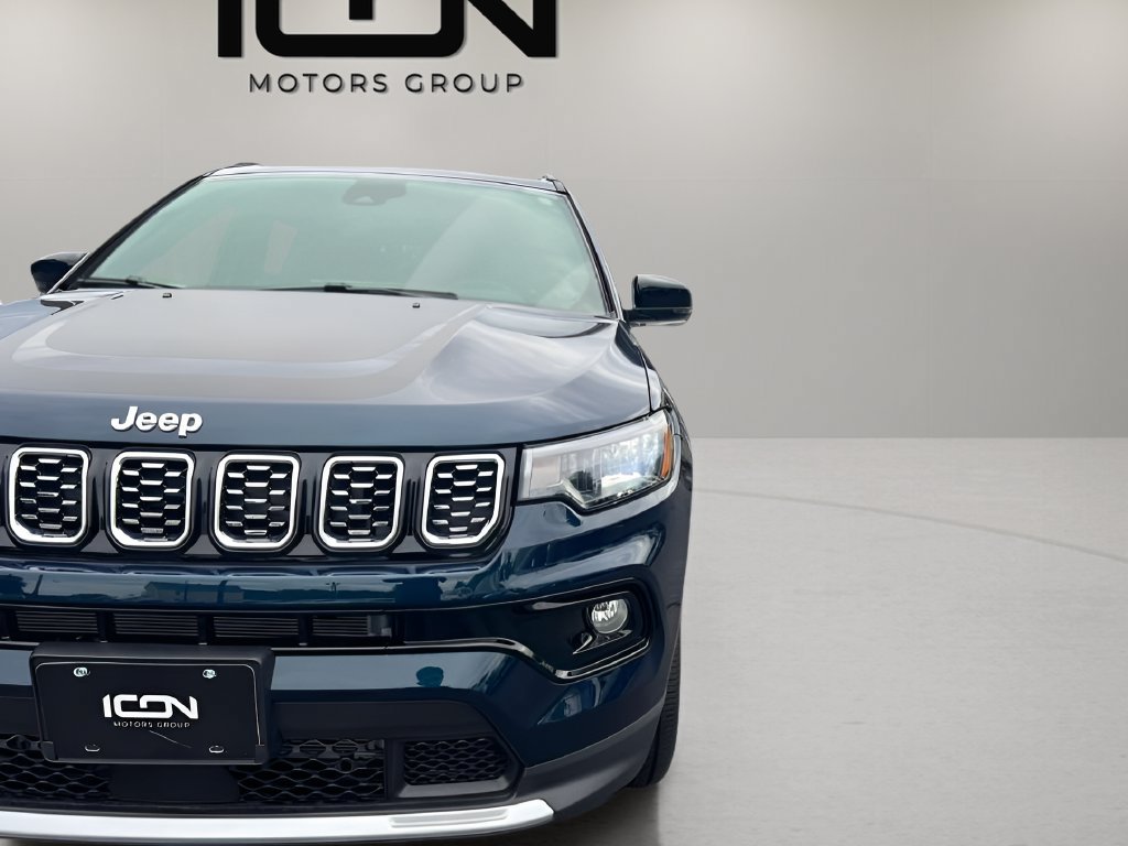 Used 2026 Jeep Compass Limited w/ Mopar Graphics Package AWD/4WD image 9