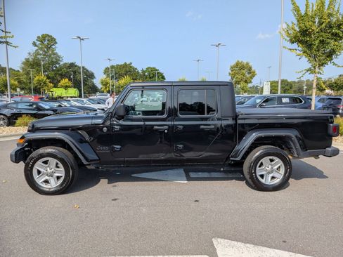 Used 2022 Jeep Gladiator Sport AWD/4WD image 6