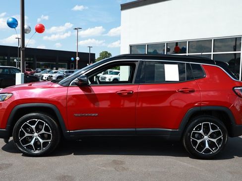 Used 2024 Jeep Compass Limited AWD/4WD image 9