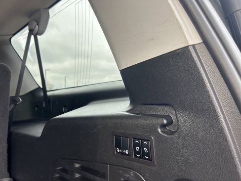 Used 2020 GMC Yukon XL SLT image 7