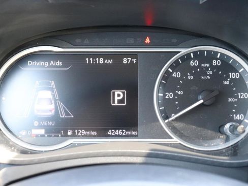 Used 2024 Nissan Versa SV FWD image 24